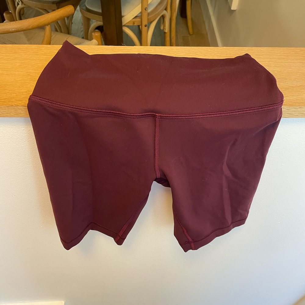 Maroon lululemon wunder train bike short